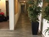 hall-avec-vu-sur-le-long-couloir-